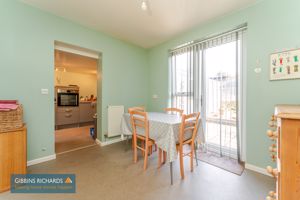 Dining room- click for photo gallery